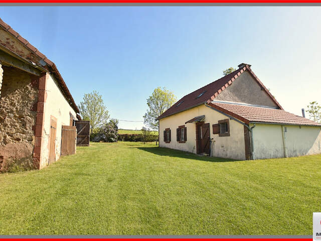 LONGERE BOURBONNAISE A PROXIMITE PARC ATTRACTION LE PAL : — photo du bien
