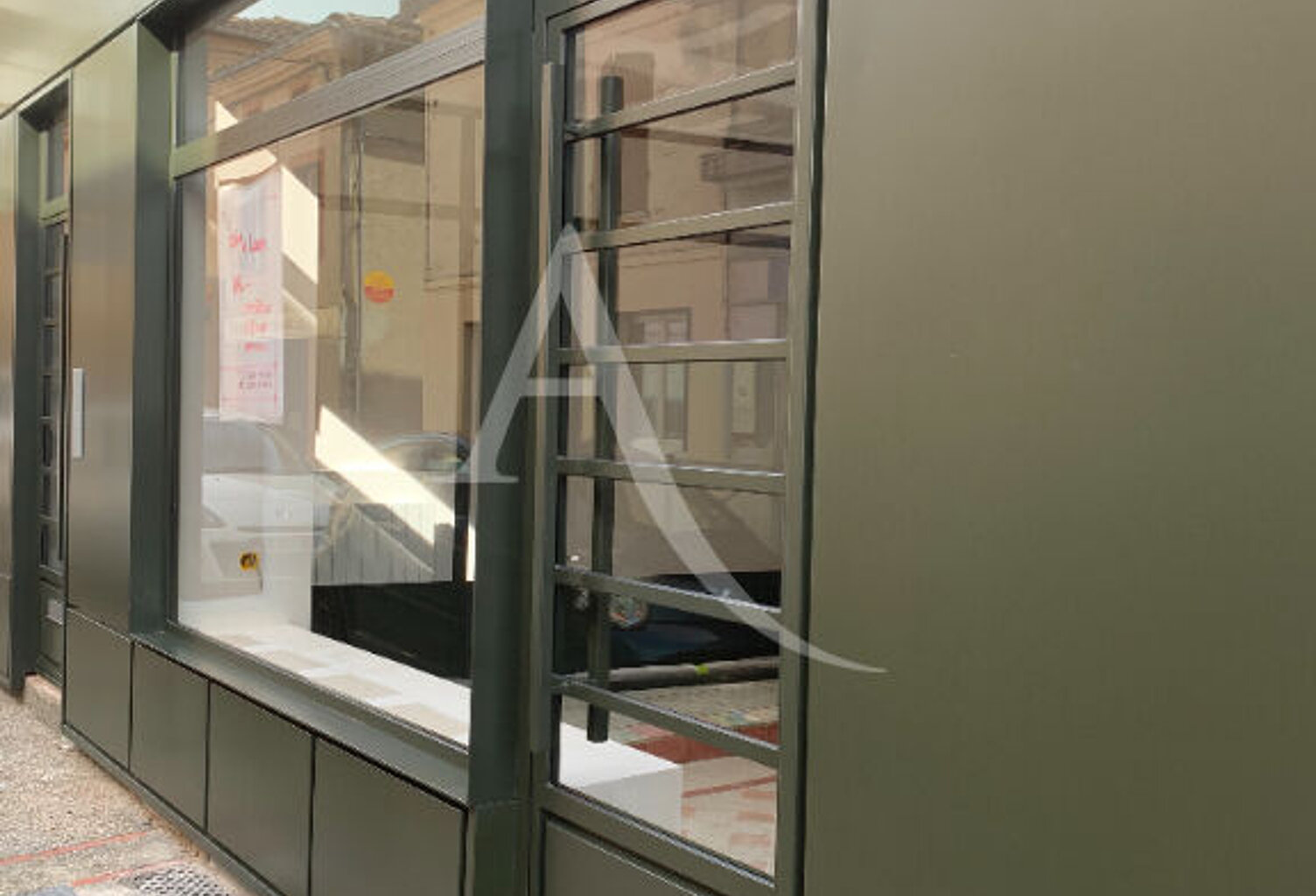 Local commercial de 18m² à l'Isle-Jourdain — photo 1