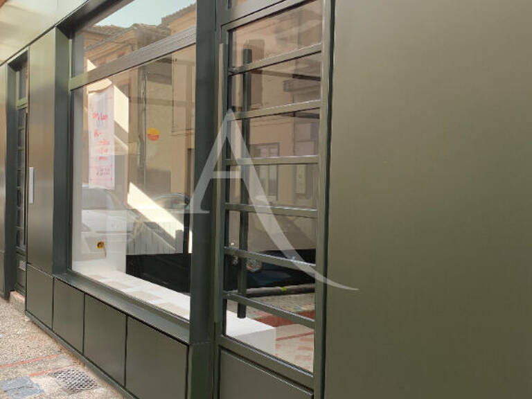 Local commercial de 18m² à l'Isle-Jourdain — photo 1