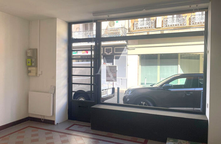 Local commercial de 18m² à l'Isle-Jourdain — photo 2
