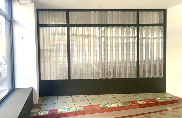 Local commercial de 18m² à l'Isle-Jourdain — photo 3