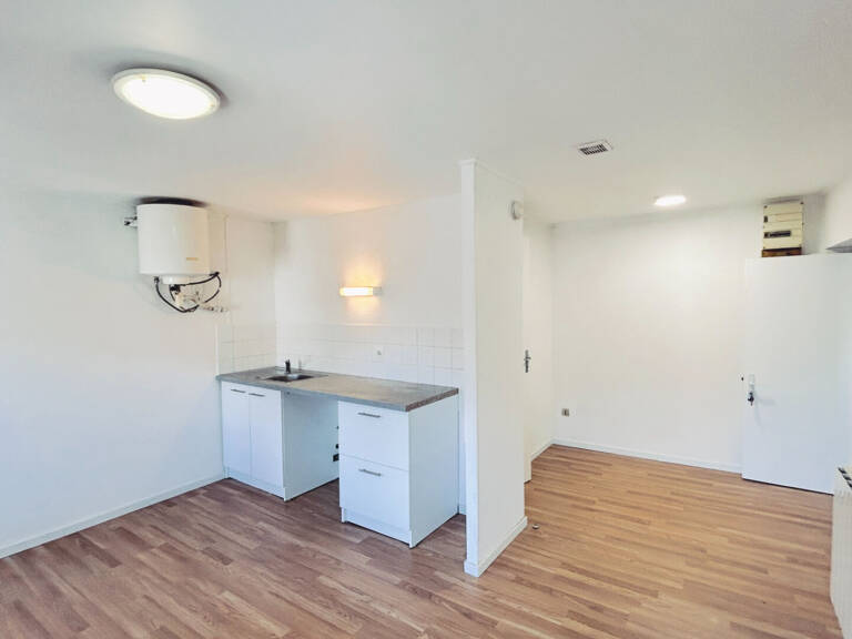 A LOUER APPARTEMENT DE TYPE 1 - BLAYE CENTRE — photo 1