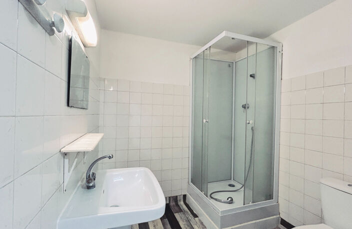 A LOUER APPARTEMENT DE TYPE 1 - BLAYE CENTRE — photo 3