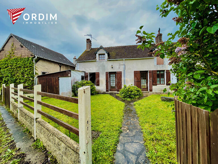 **Maison de Village à Saint-Martin-des-Champs** — photo 1