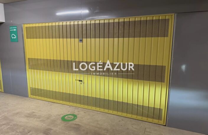 LOCATION GARAGE ANTIBES - BOX 25m² — photo 2
