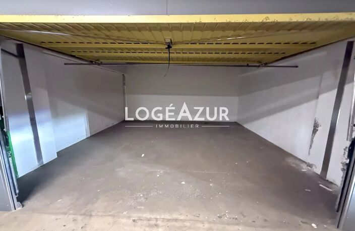 LOCATION GARAGE ANTIBES - BOX 25m² — photo 3