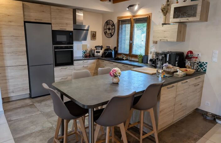 EXCLUSIVITÉ - VILLA FAMILIALE AVEC GRAND TERRAIN — photo 2