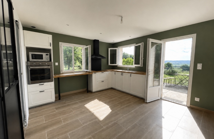 Maison de caractère rénovée avec vue sur le château de Chitr — photo 3