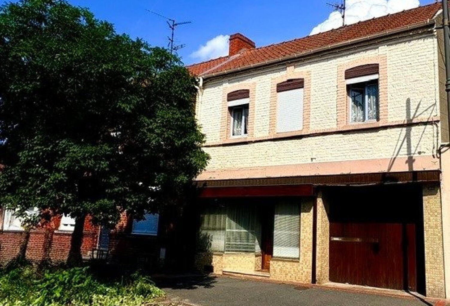 Maison semi-individuelle à rénover avec garage  3 chambres   Vieux-Condé — photo 1