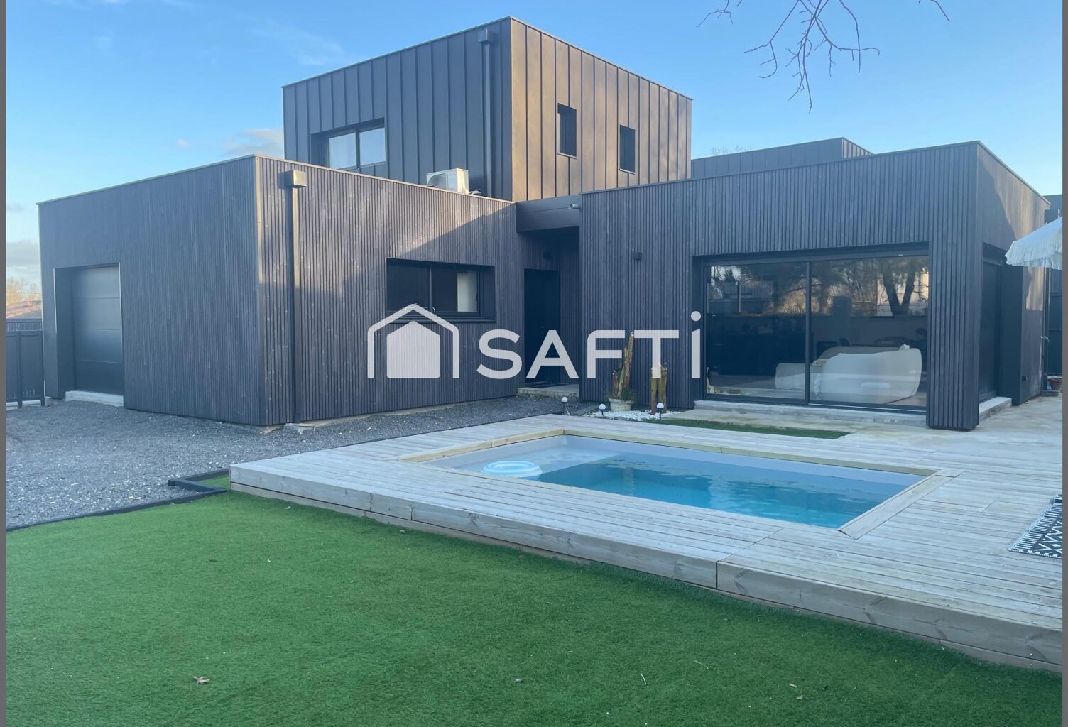Maison d'architecte contemporaine avec prestations haut de gamme et bel espace extérieur, volumes, lumières et design — photo 1