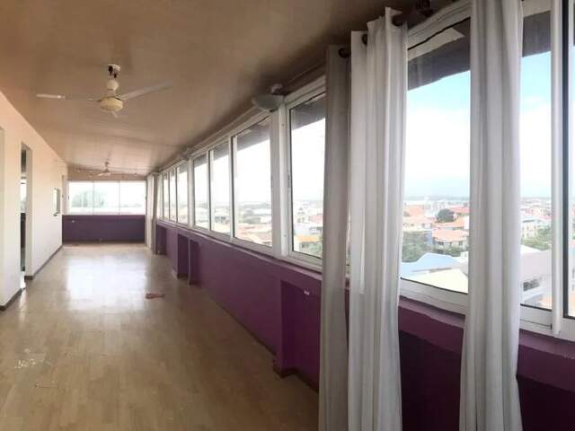 CAYENNE CENTRE-VILLE : APPARTEMENT DE 150 M² HABITABLES SITUÉ AU DERNIER ÉTAGE DE LA RÉSIDENCE AVEC UNE VUE EXCEPTIONNELLE ! — photo du bien