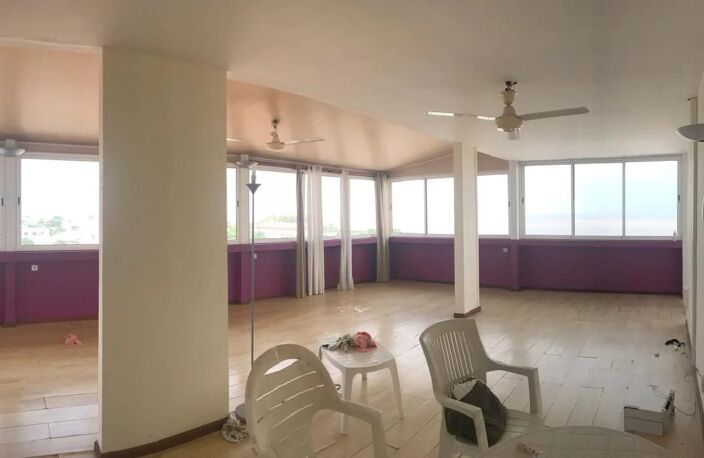 CAYENNE CENTRE-VILLE : APPARTEMENT DE 150 M² HABITABLES SITUÉ AU DERNIER ÉTAGE DE LA RÉSIDENCE AVEC UNE VUE EXCEPTIONNELLE ! — photo 2