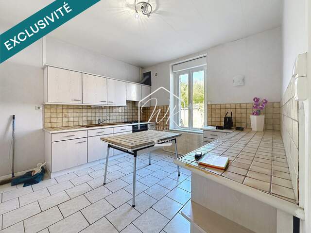 maison à rénover de 90 m2 avec 3 chambres — photo du bien