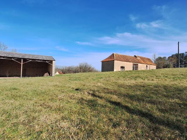 Rare! Grange et  hangar à restaurer sur terrain de 2,6 ha — photo du bien