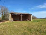 Rare! Grange et  hangar à restaurer sur terrain de 2,6 ha — photo 3