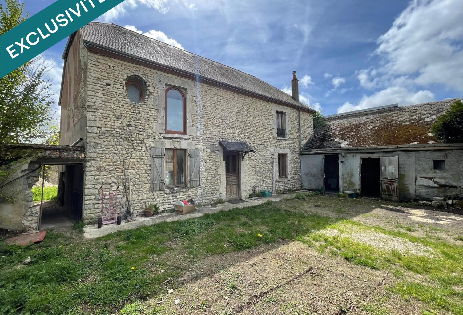 Maison en pierre de 127m² , dépendances — photo 1