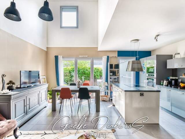 Charmante maison avec garage et place de parking privée — photo du bien