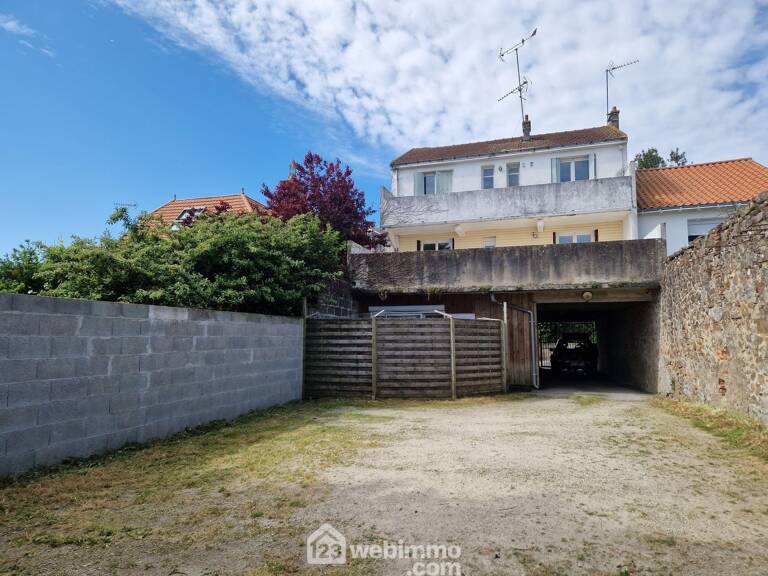 Immeuble - 166m² - La Roche-sur-Yon — photo 1