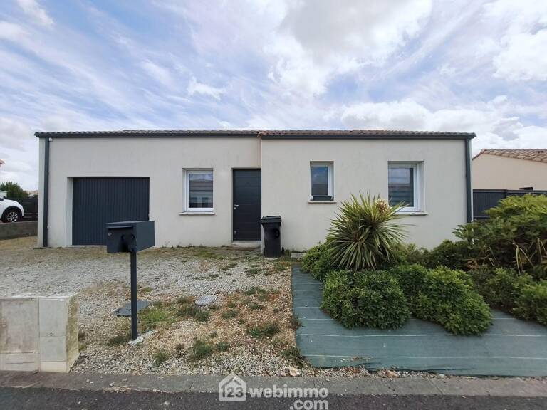 Maison - 76m² - Nesmy — photo 1