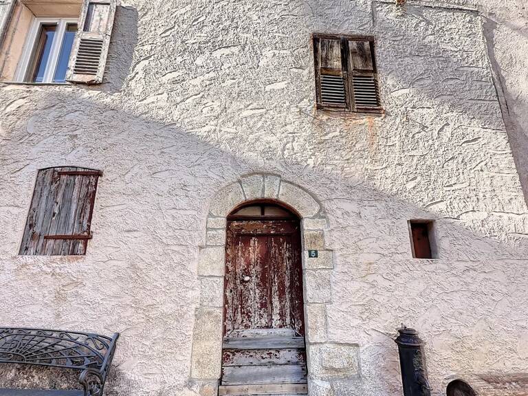 SAINT-AUBAN – MAISON DE VILLAGE À RÉNOVER DE FOND EN COMBLE — photo 1