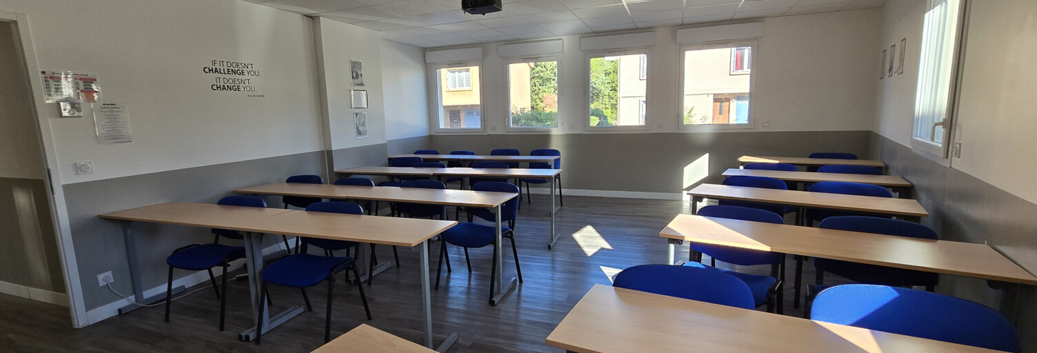 Commerce  122 m² à louer à Clermont-l'Hérault (34800)