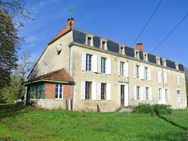 Aux portes du village de Duras — photo du bien