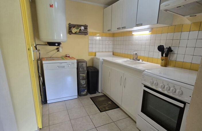 ENSEMBLE DE 2 MAISONS AVEC GARAGE SUR 3500M2 DE TERRAIN A PO — photo 3