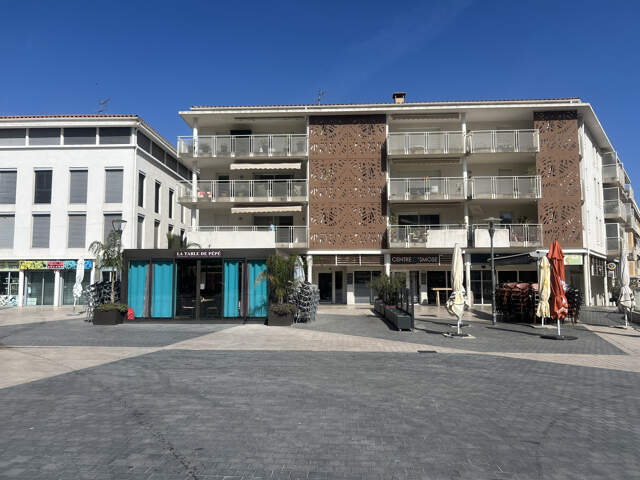 MURS COMMERCIAUX AVEC VITRINE LA VALETTE DU VAR (83160) EMPL — photo du bien
