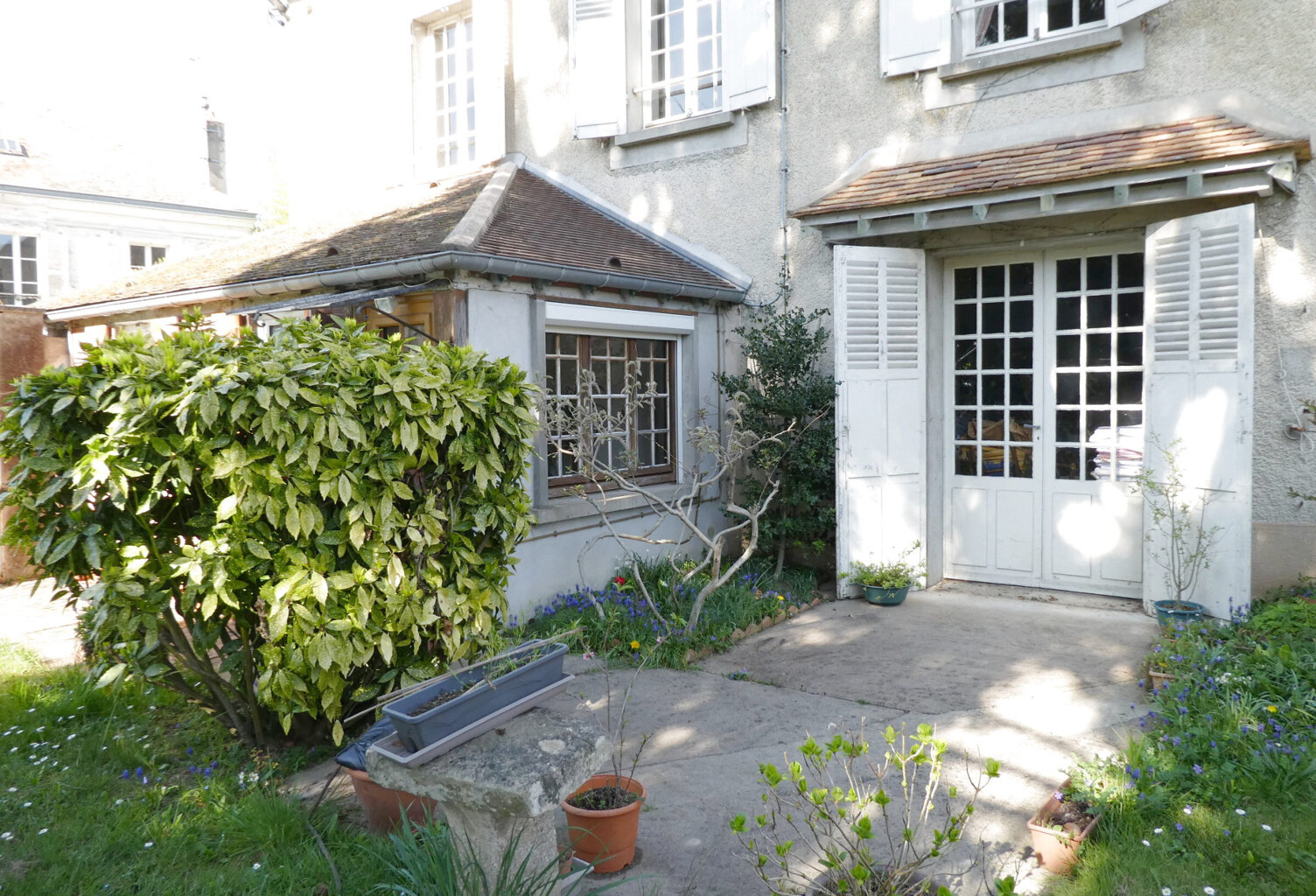 MAISON FAMILIALE EN CENTRE VILLAGE — photo 1
