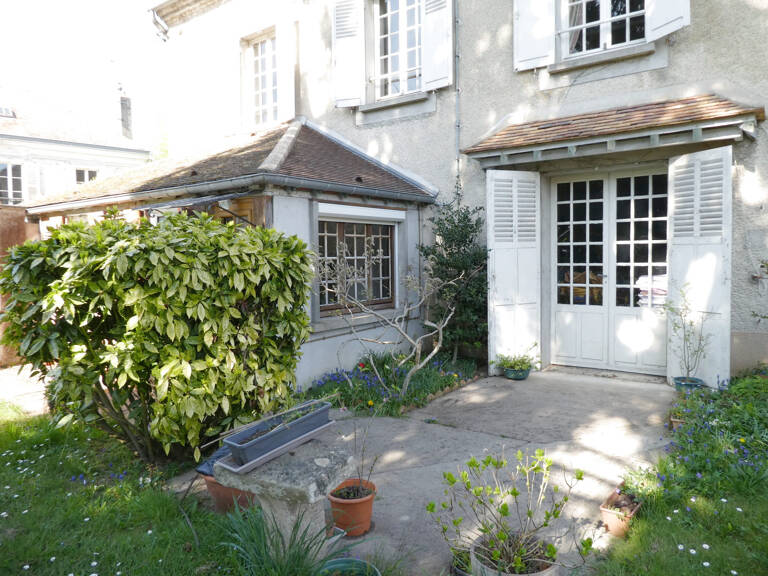 MAISON FAMILIALE EN CENTRE VILLAGE — photo 1