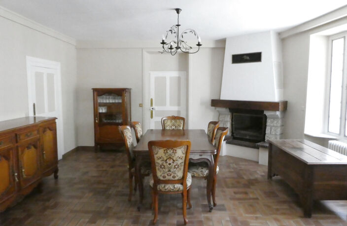 MAISON FAMILIALE EN CENTRE VILLAGE — photo 2