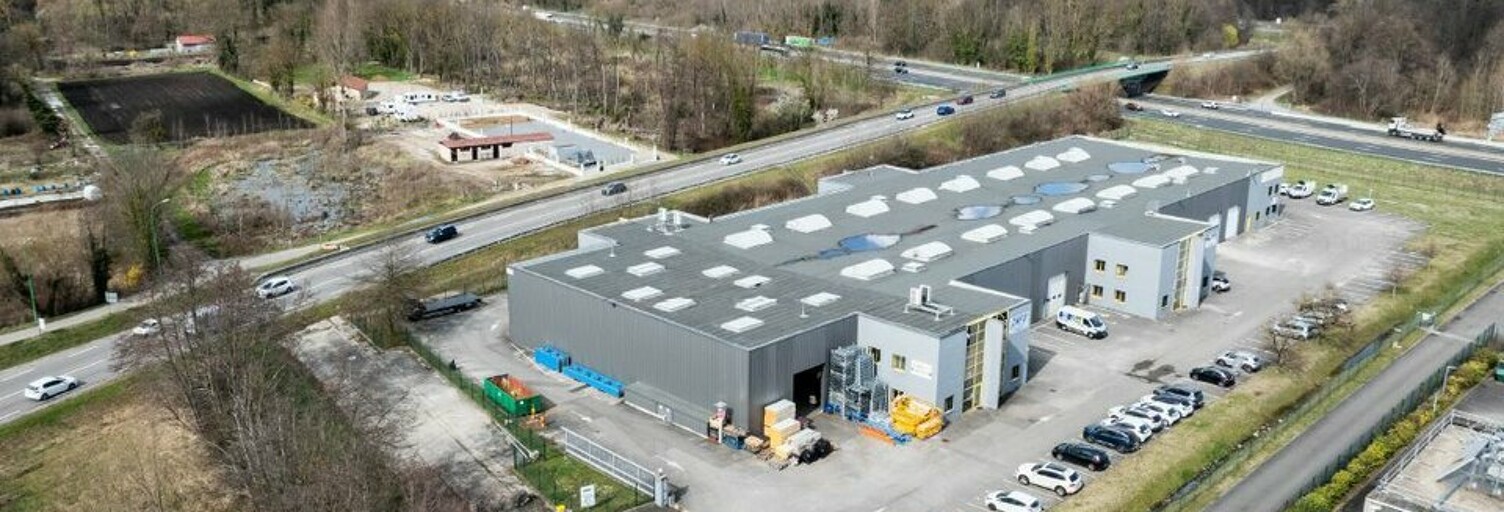 Commerce  194 m² à louer à La Verpillière (38290)