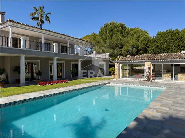 Villa grand standing  Mougins  264 m²  sur 1 644 m² — photo du bien