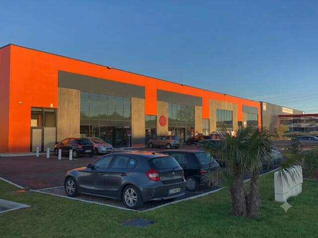 LOCAL COMMERCIAL à LOUER — photo du bien