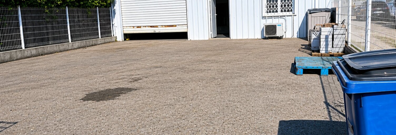 Commerce  220 m² à louer à Aigues-Mortes (30220)