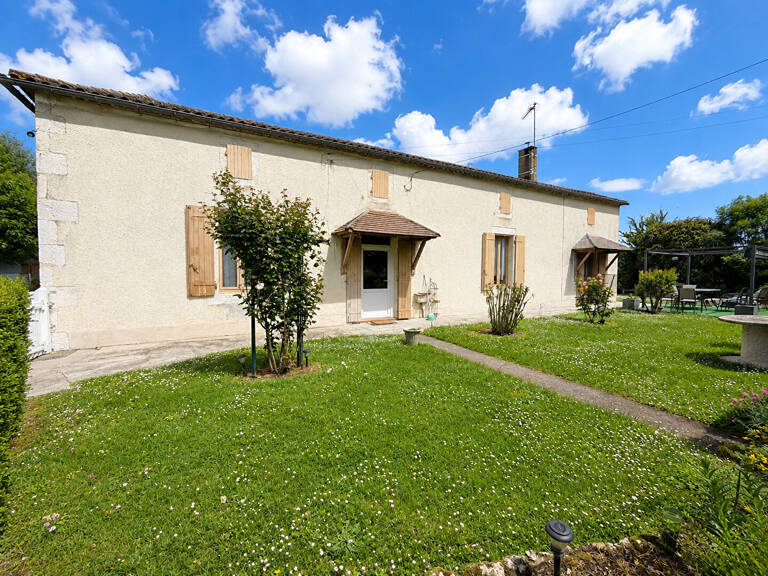 À pied des commerces de Villeréal : ferme authentique avec dépendances — photo 1