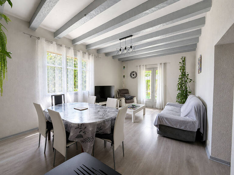 À pied des commerces de Villeréal : ferme authentique avec dépendances — photo 1
