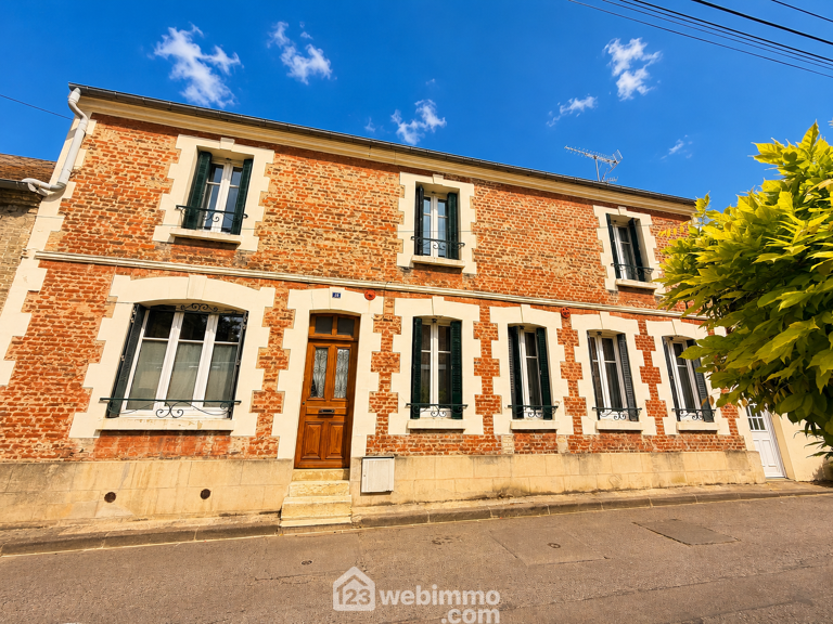 Maison - 170m² - Laon — photo 1