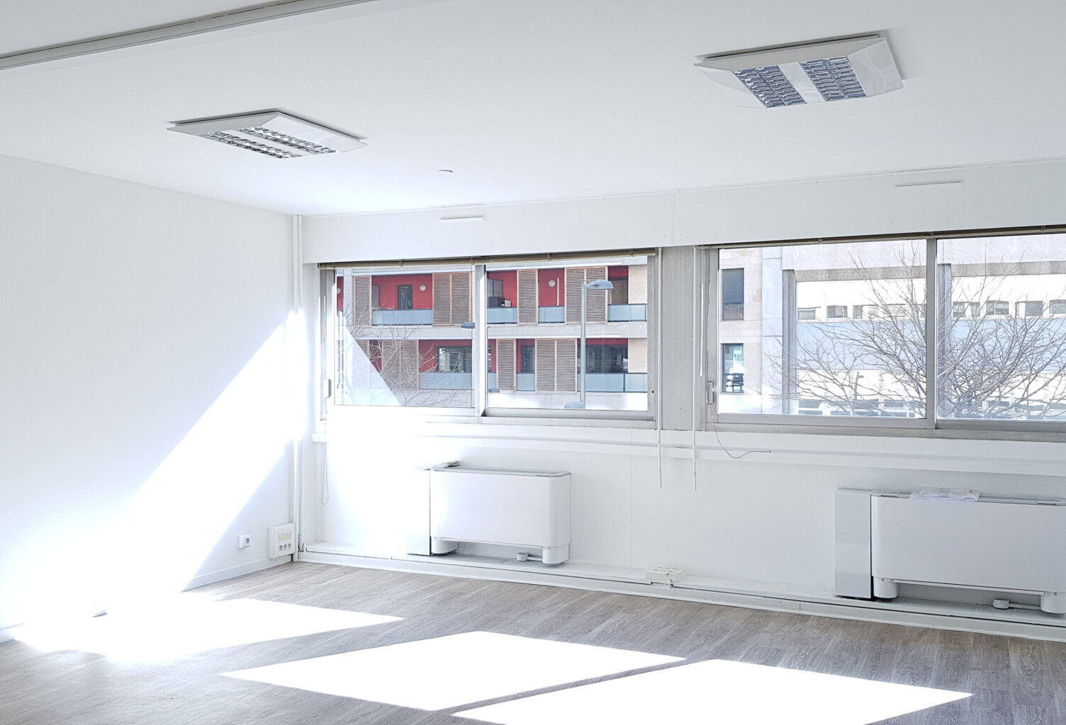 Bureaux - 77m2 - Joliette - 13002 - Bd Robert Schuman - Villa d'Este — photo 1