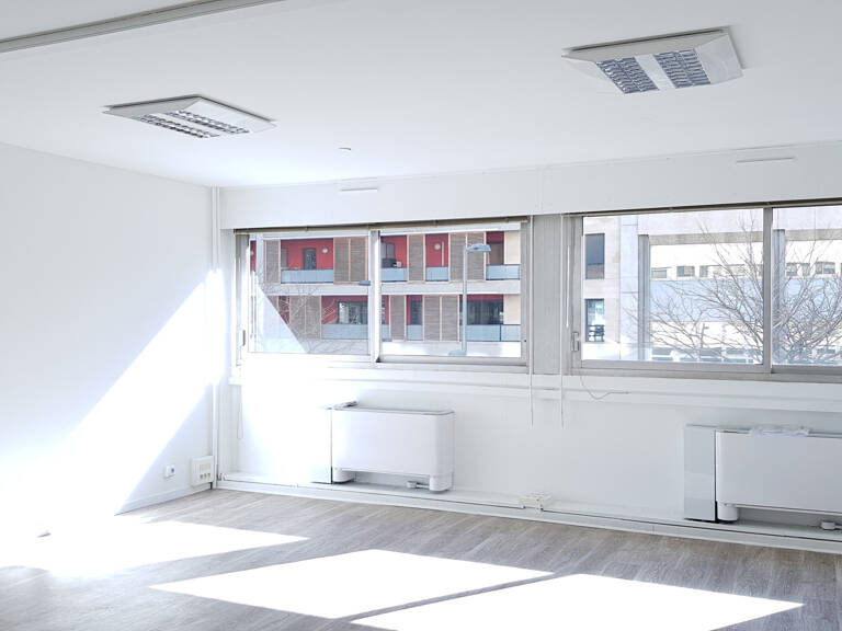 Bureaux - 77m2 - Joliette - 13002 - Bd Robert Schuman - Villa d'Este — photo 1