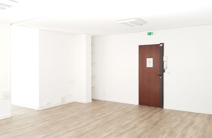Bureaux - 77m2 - Joliette - 13002 - Bd Robert Schuman - Villa d'Este — photo 2