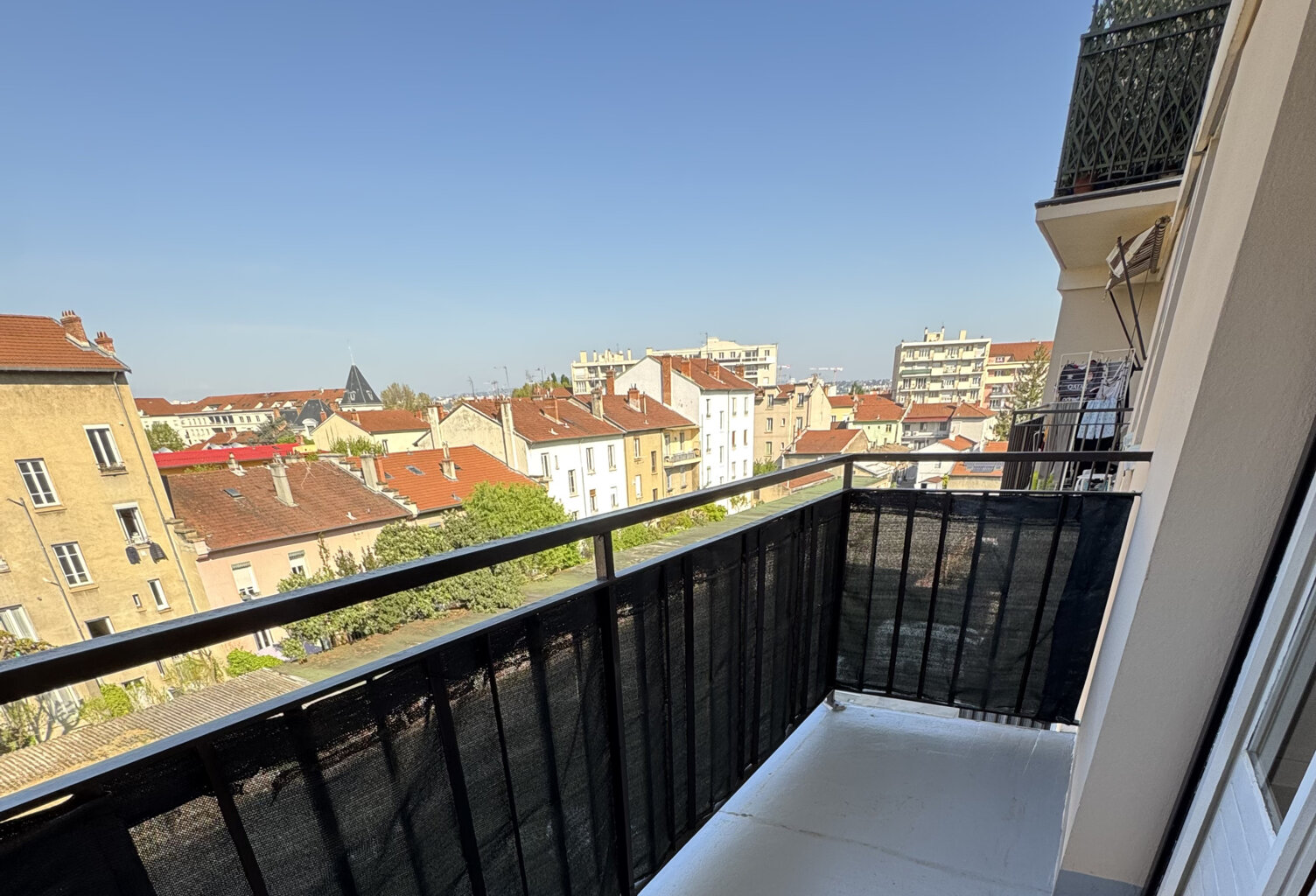Appartement T4 à rafraichir  Villeurbanne — photo 1