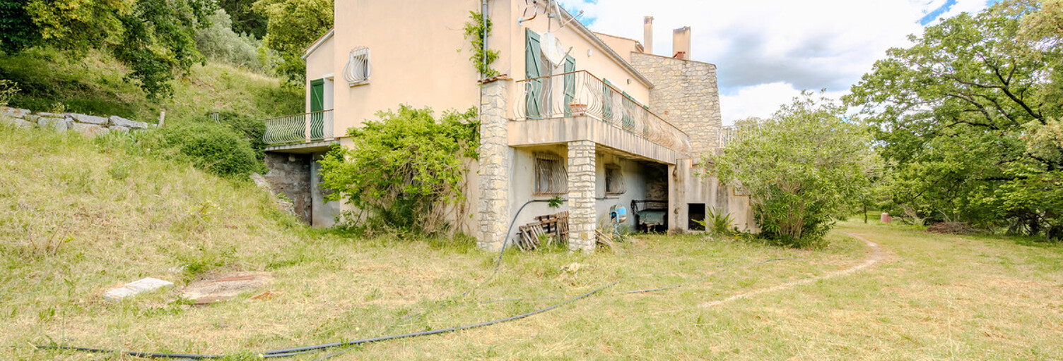 Maison 8 Pièces 213 m² à vendre à Collobrières (83610)