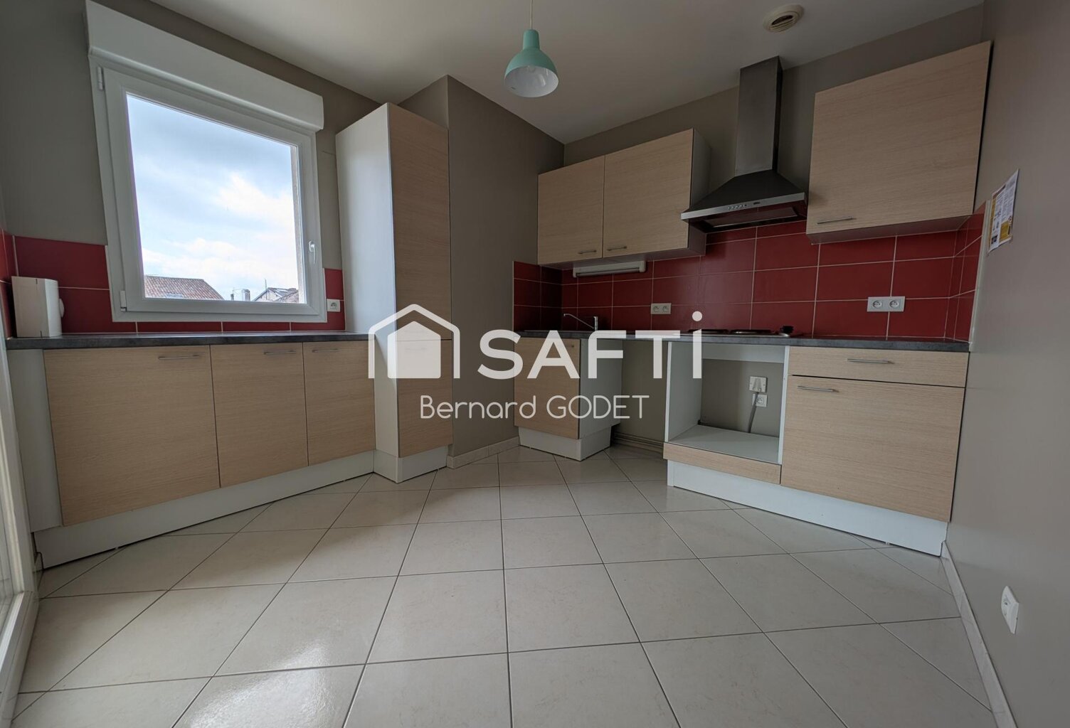 Appartement avec ascenseur en plein cœur de Ruffec  Rare sur le secteur ! — photo 1