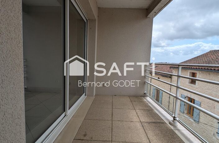 Appartement avec ascenseur en plein cœur de Ruffec  Rare sur le secteur ! — photo 3
