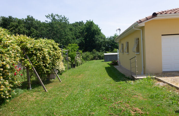 <3 VILLA D'ARCHITECTE EN FOND D'IMPASSE LE CALME À TROUVÉ — photo 2