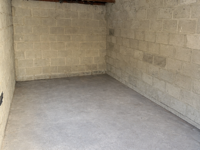 Vente Garage 18 m&sup2; — photo 1