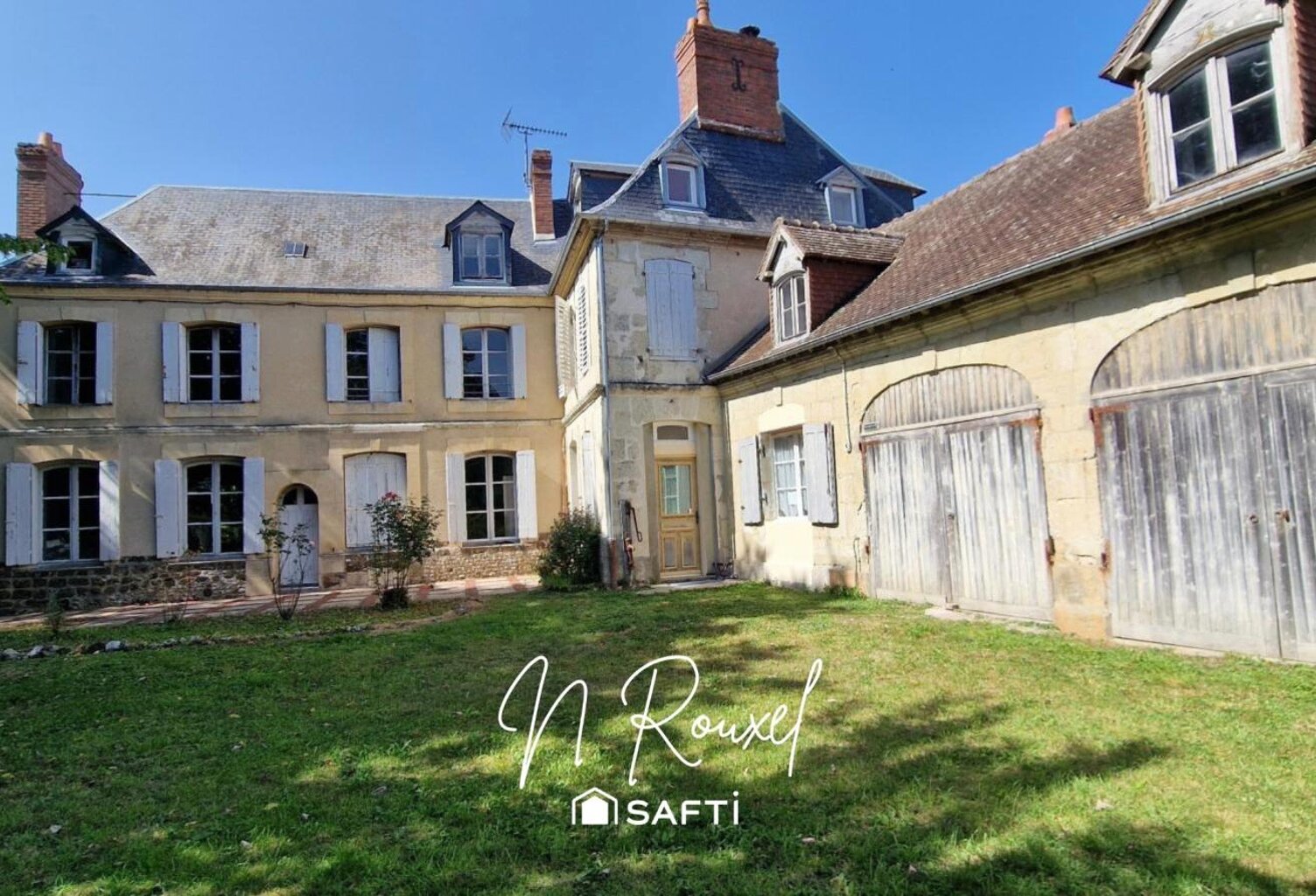 Hôtel particulier en plein cœur de bourg — photo 1