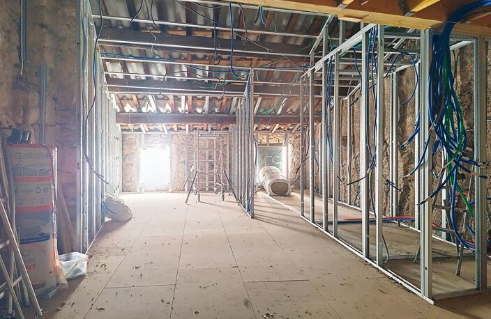 Appartement dans maison de ville à terminer de rénover, idéal investisseur, autres lots disponibles — photo 4