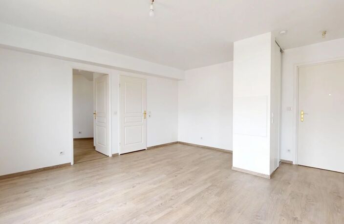 A LOUER - Appartement de 2 pièces avec PARKING — photo 4